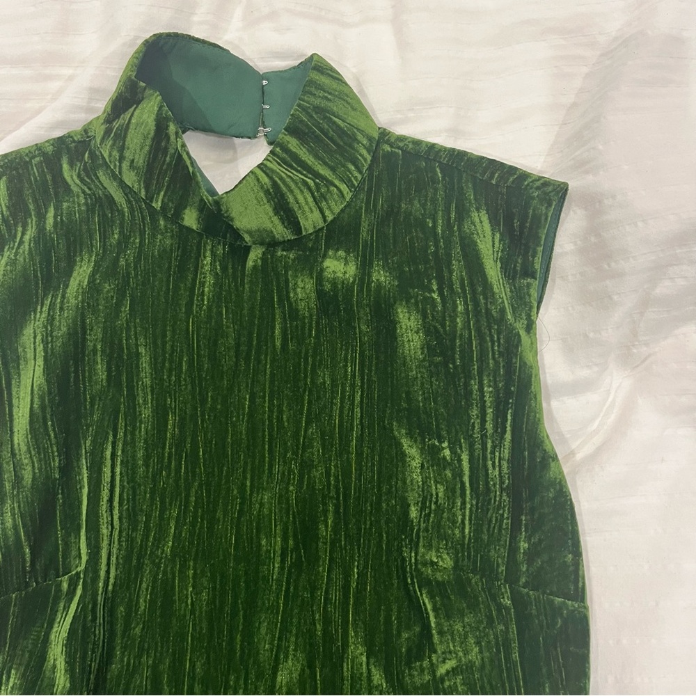 Crinkled Velvet Backless Dress in Juniper Green - Picture 8 of 9